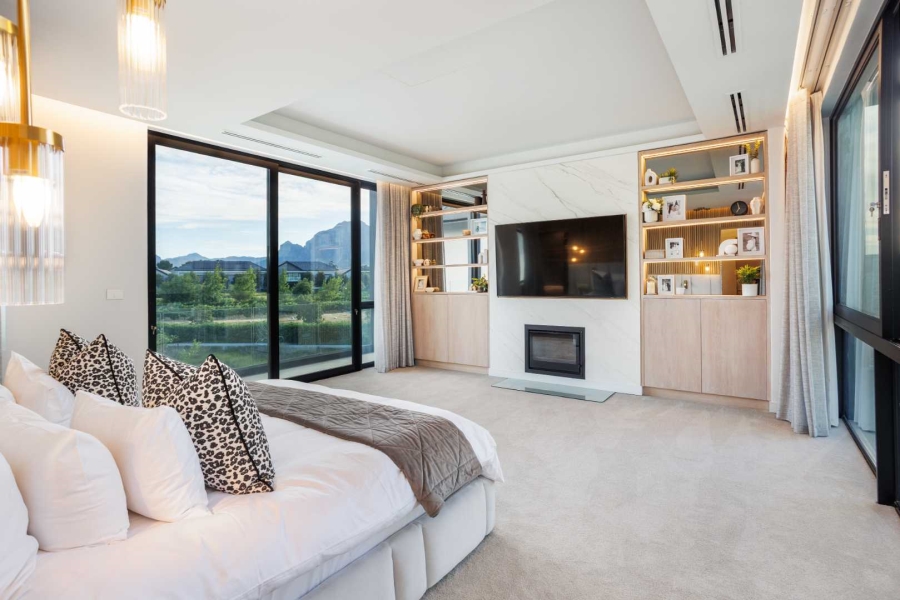 7 Bedroom Property for Sale in Val De Vie Estate Western Cape